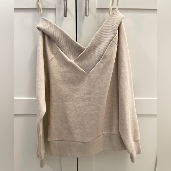 Burberry V-Neck/Off Shoulder Sweater - Picture 2 of 10